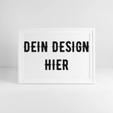 Gerahmtes Poster (69 × 49 cm) - Weiß